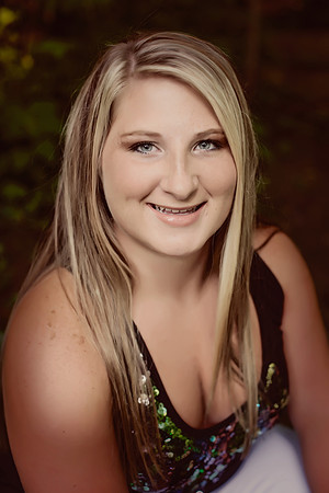 Alexis Senior Pictures-2